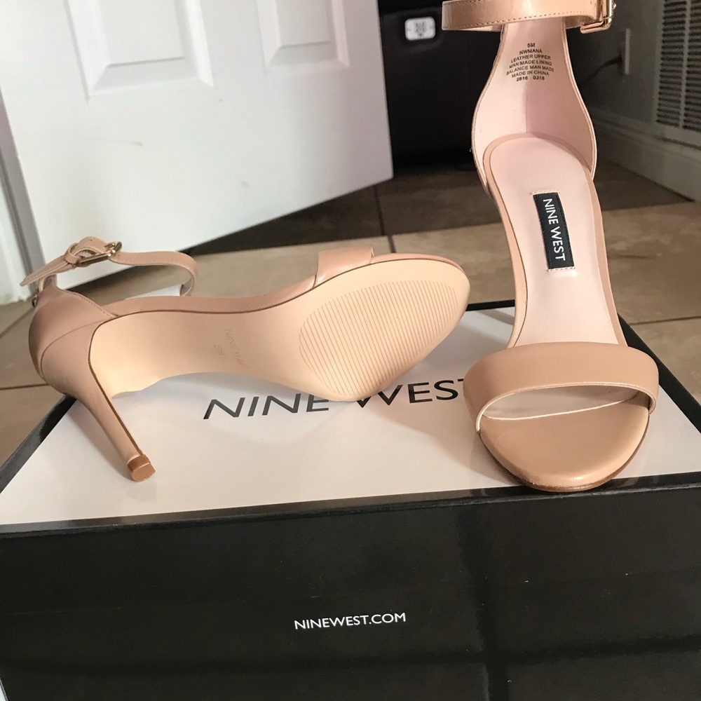 Nine West nude leather upper leather heels Size5